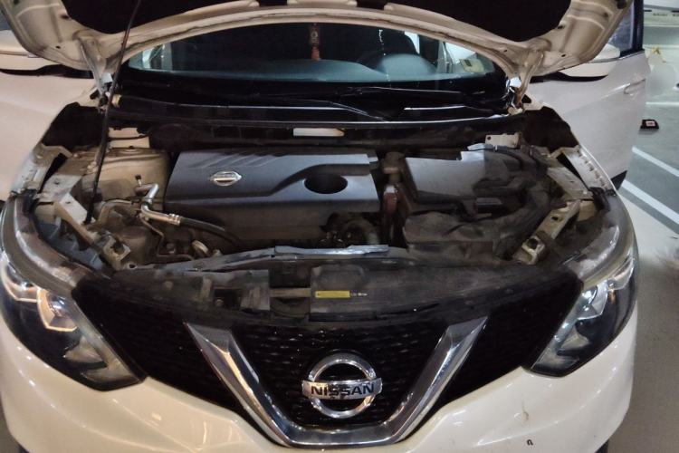 Used Nissan Qashqai 2016 2.0L CVT Elite Edition Engine Bay