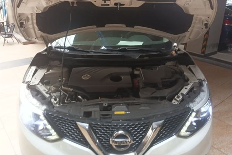 Used Nissan Qashqai 2016 2.0L CVT Elite Edition Engine Bay