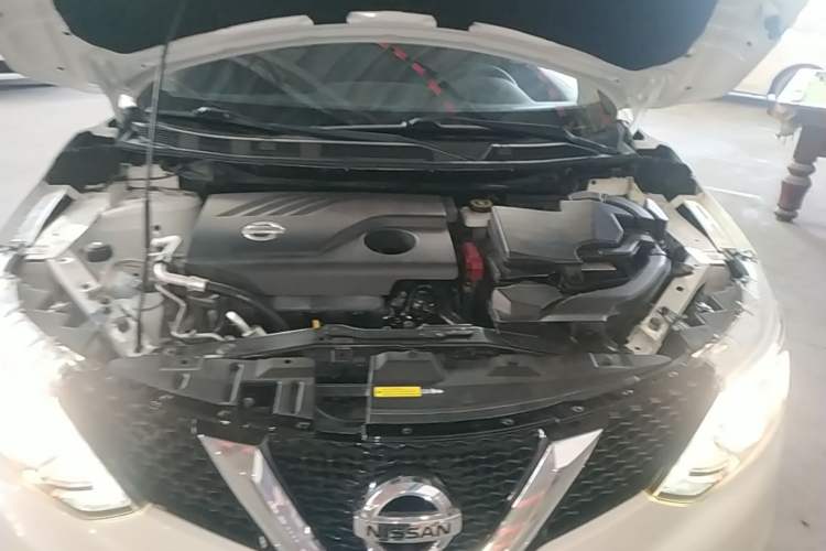 Used Nissan Qashqai 2016 2.0L CVT Elite Edition Engine Bay