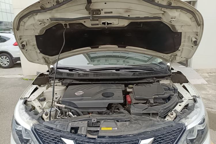 Used Nissan Qashqai 2016 2.0L CVT Elite Edition Engine Bay