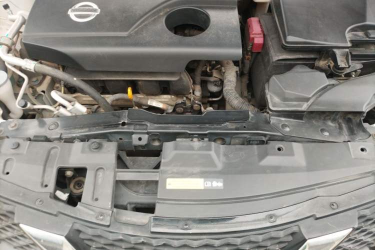 Used Nissan Qashqai 2016 2.0L CVT Elite Edition Engine Bay