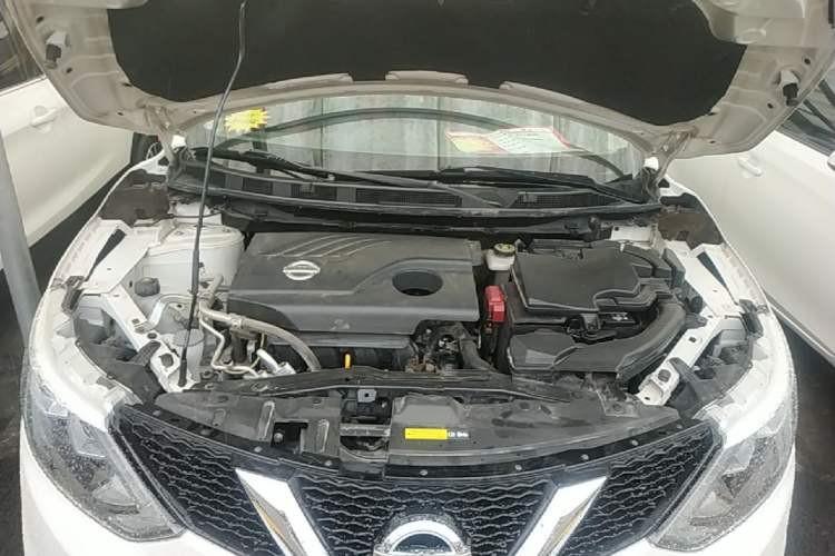 Used Nissan Qashqai 2016 2.0L CVT Elite Edition Engine Bay
