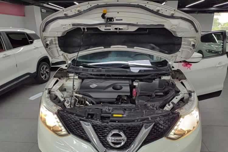 Used Nissan Qashqai 2016 2.0L CVT Elite Edition Engine Bay