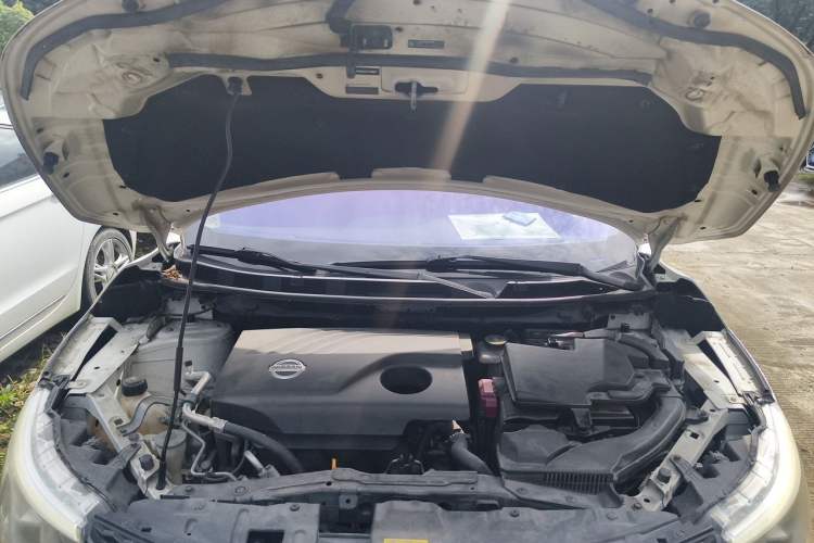Used Nissan Qashqai 2016 2.0L CVT Elite Edition Engine Bay
