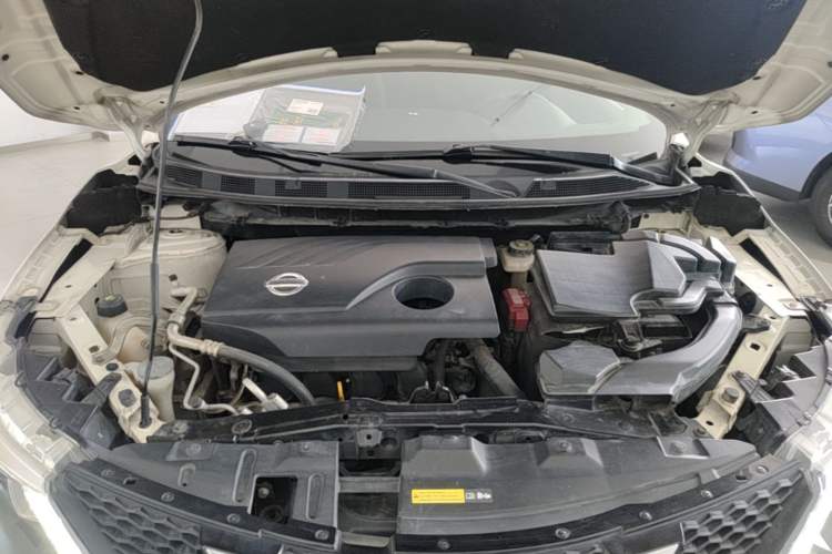 Used Nissan Qashqai 2016 2.0L CVT Elite Edition Engine Bay