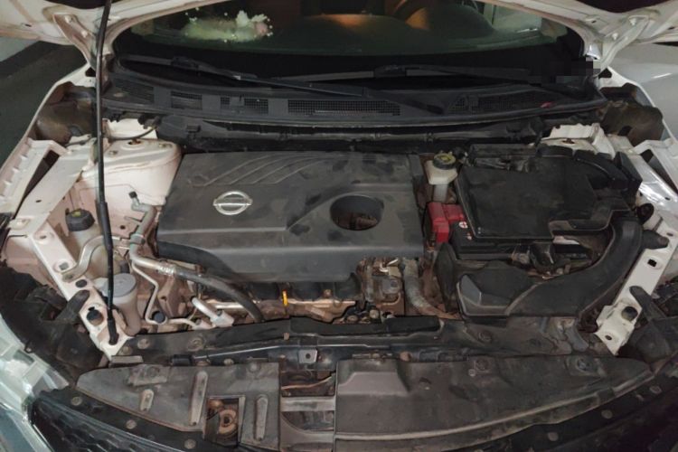 Used Nissan Qashqai 2016 2.0L CVT Elite Edition Engine Bay