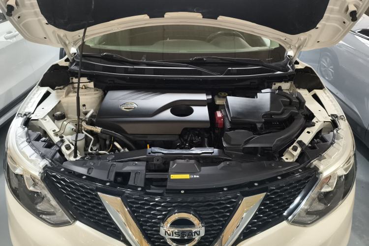 Used Nissan Qashqai 2016 2.0L CVT Elite Edition Engine Bay