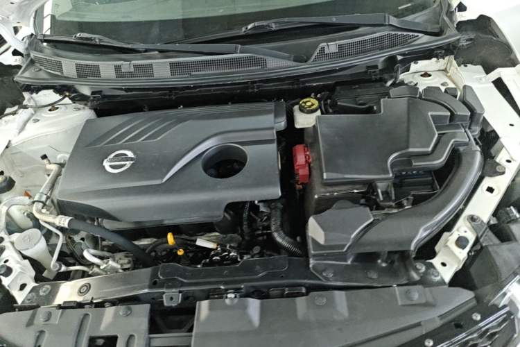 Used Nissan Qashqai 2016 2.0L CVT Elite Edition Engine Bay
