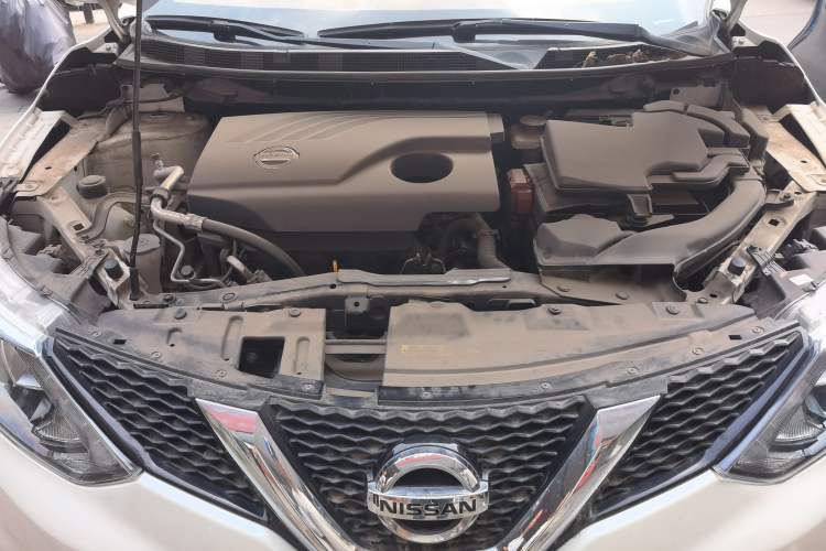 Used Nissan Qashqai 2016 2.0L CVT Elite Edition Engine Bay