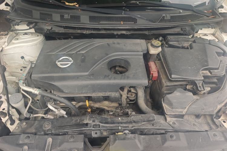 Used Nissan Qashqai 2016 2.0L CVT Elite Edition Engine Bay