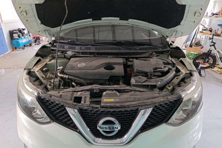Used Nissan Qashqai 2016 2.0L CVT Elite Edition Engine Bay