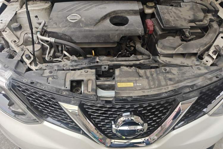 Used Nissan Qashqai 2016 2.0L CVT Elite Edition Engine Bay