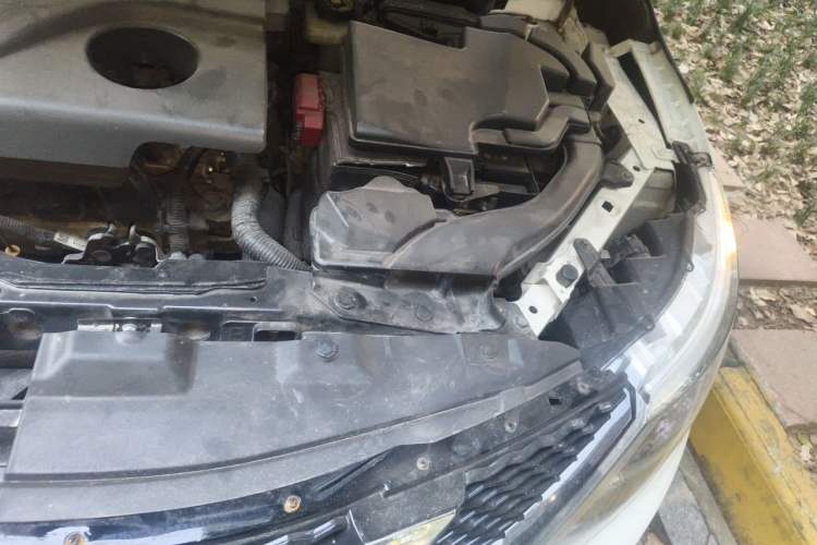 Used Nissan Qashqai 2016 2.0L CVT Elite Edition Engine Bay Left