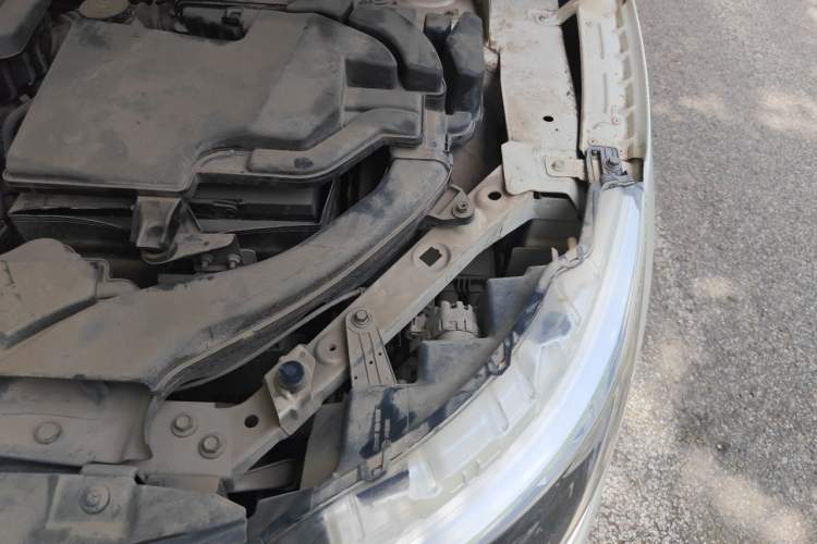 Used Nissan Qashqai 2016 2.0L CVT Leading Edition Engine Bay Left