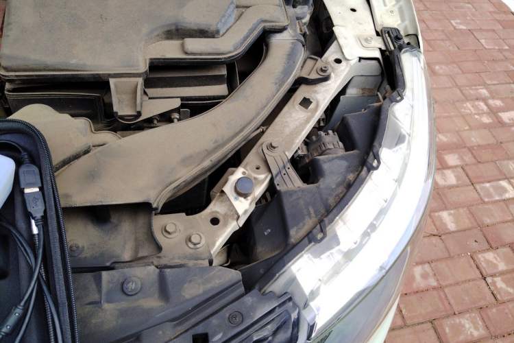 Used Nissan Qashqai 2016 2.0L CVT Luxury Edition Engine Bay Left