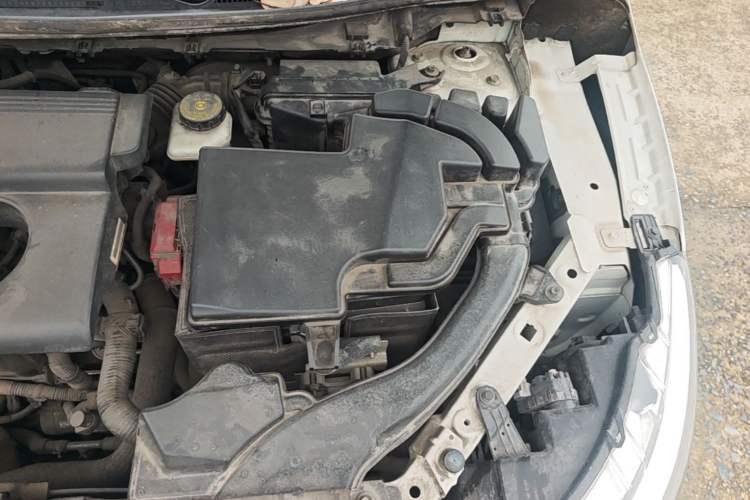 Used Nissan Qashqai 2016 2.0L CVT Elite Edition Engine Bay Left