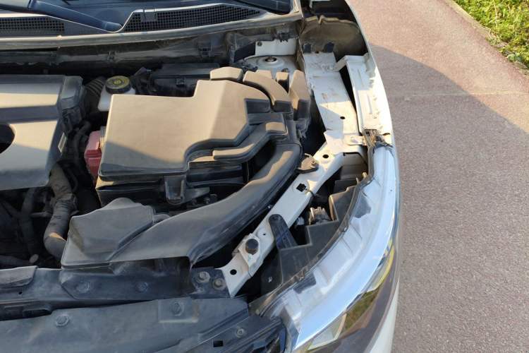 Used Nissan Qashqai 2016 2.0L CVT Luxury Edition Engine Bay Left
