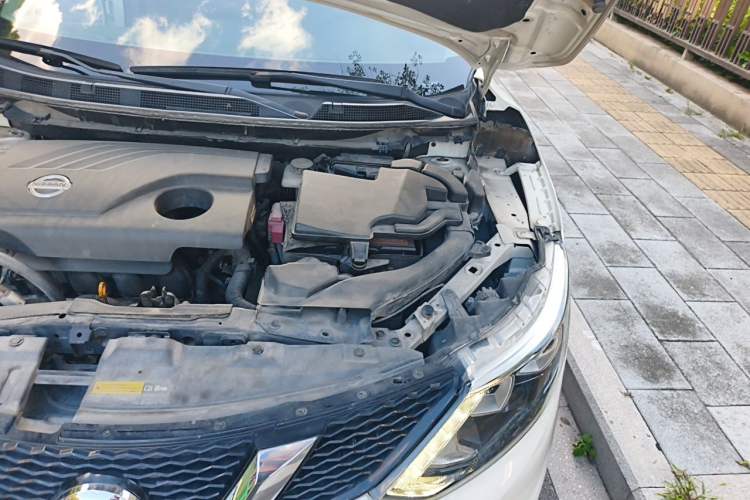 Used Nissan Qashqai 2016 2.0L CVT Luxury Edition Engine Bay Left