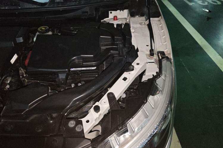 Used Nissan Qashqai 2016 2.0L CVT Luxury Edition Engine Bay Left