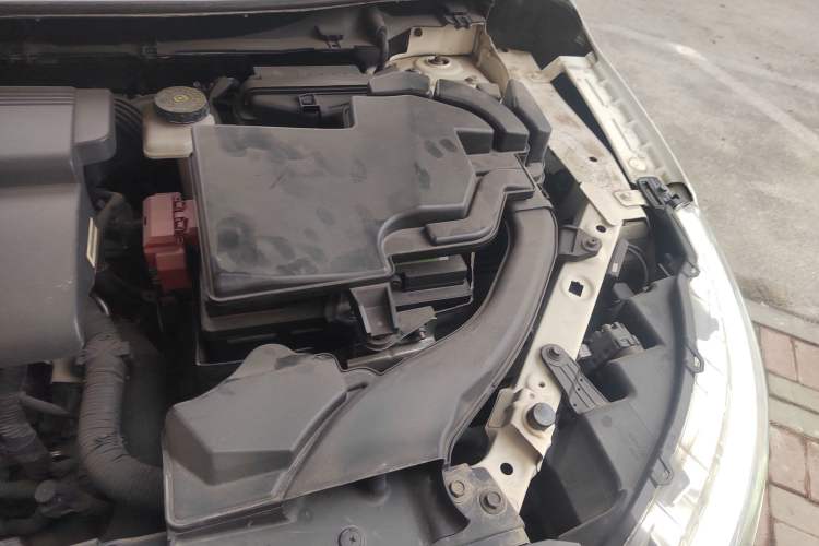 Used Nissan Qashqai 2016 2.0L CVT Luxury Edition Engine Bay Left
