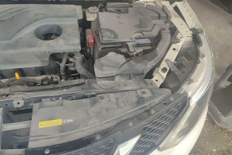 Used Nissan Qashqai 2016 2.0L CVT Elite Edition Engine Bay Left
