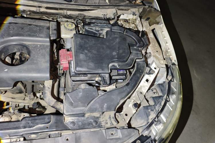 Used Nissan Qashqai 2016 2.0L CVT Elite Edition Engine Bay Left
