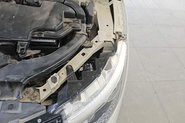 Used Nissan Qashqai 2016 2.0L CVT Elite Edition Engine Bay Left