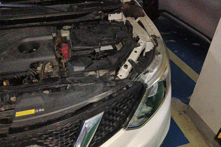 Used Nissan Qashqai 2016 2.0L CVT Luxury Edition Engine Bay Left