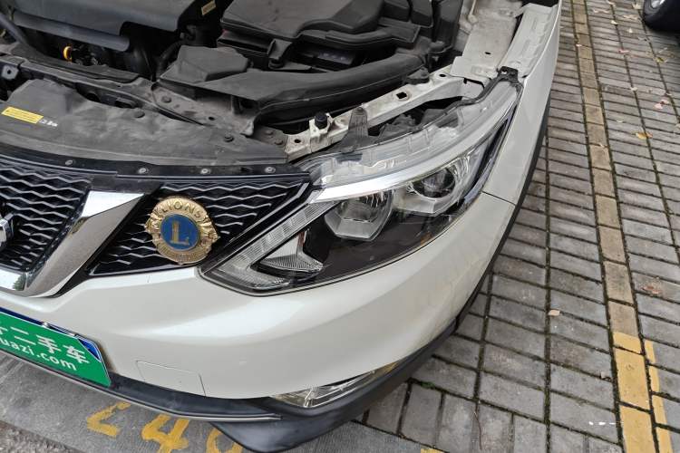Used Nissan Qashqai 2016 2.0L CVT Elite Edition Engine Bay Left