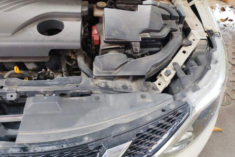Used Nissan Qashqai 2016 2.0L CVT Elite Edition Engine Bay Left