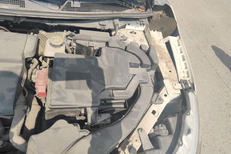 Used Nissan Qashqai 2016 2.0L CVT Elite Edition Engine Bay Left