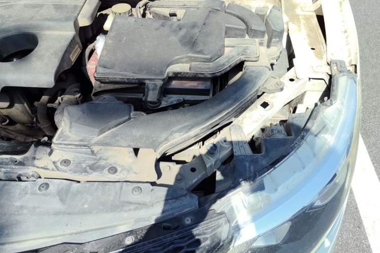 Used Nissan Qashqai 2016 2.0L CVT Elite Edition Engine Bay Left