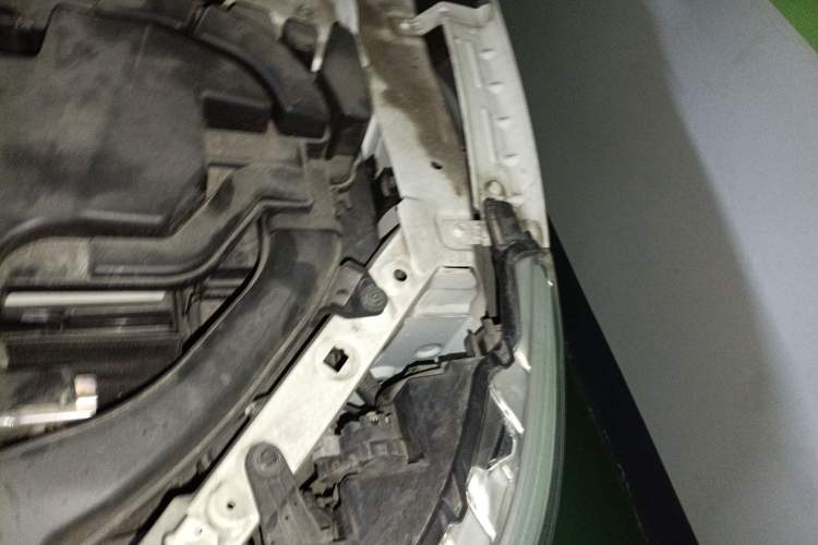 Used Nissan Qashqai 2016 2.0L CVT Luxury Edition Engine Bay Left