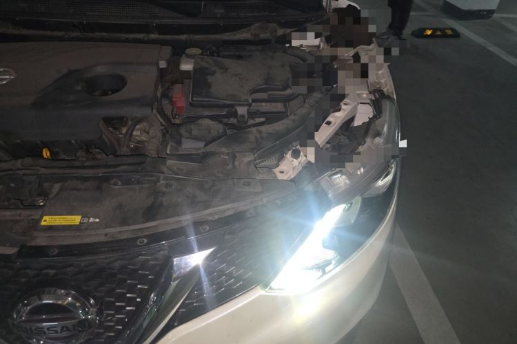 Used Nissan Qashqai 2016 2.0L CVT Luxury Edition Engine Bay Left