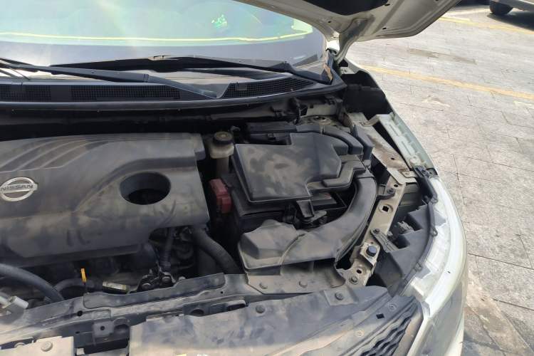 Used Nissan Qashqai 2016 2.0L CVT Elite Edition Engine Bay Left