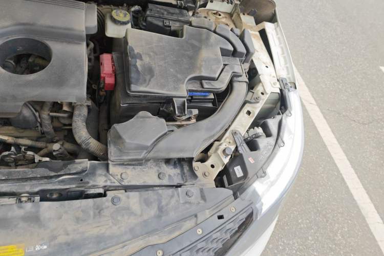 Used Nissan Qashqai 2016 2.0L CVT Elite Edition Engine Bay Left