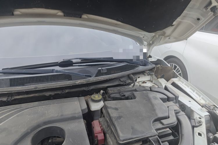 Used Nissan Qashqai 2016 2.0L CVT Leading Edition Engine Bay Left