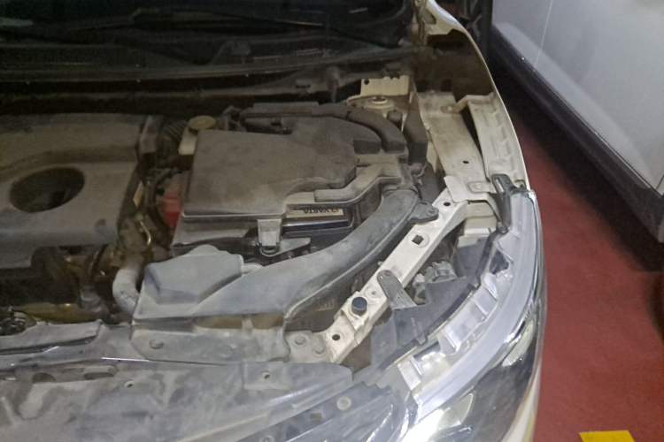Used Nissan Qashqai 2016 2.0L CVT Elite Edition Engine Bay Left