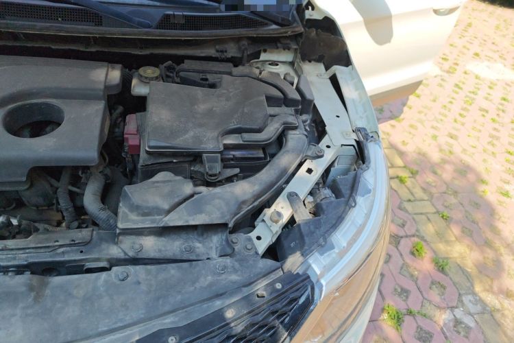 Used Nissan Qashqai 2016 2.0L CVT Elite Edition Engine Bay Left