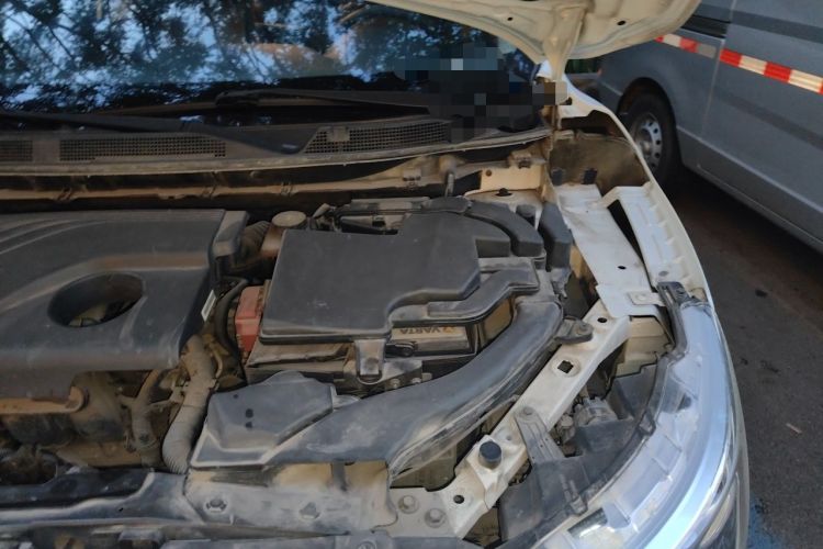 Used Nissan Qashqai 2016 2.0L CVT Elite Edition Engine Bay Left