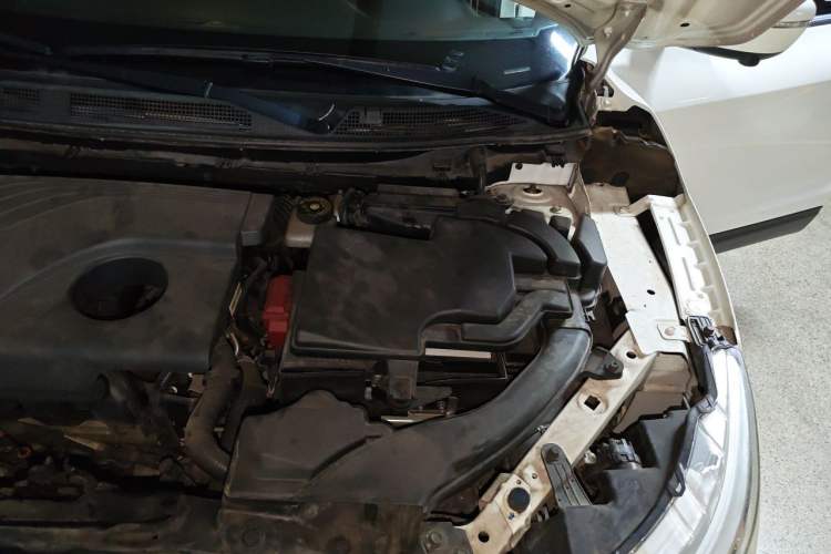 Used Nissan Qashqai 2016 2.0L CVT Luxury Edition Engine Bay Left