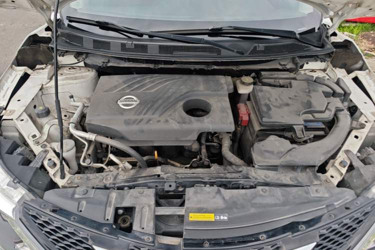 Used Nissan Qashqai 2016 2.0L CVT Elite Edition Engine Bay