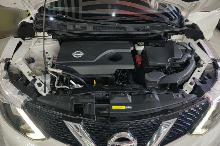 Used Nissan Qashqai 2016 2.0L CVT Elite Edition Engine Bay