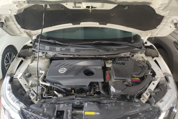 Used Nissan Qashqai 2016 2.0L CVT Elite Edition Engine Bay