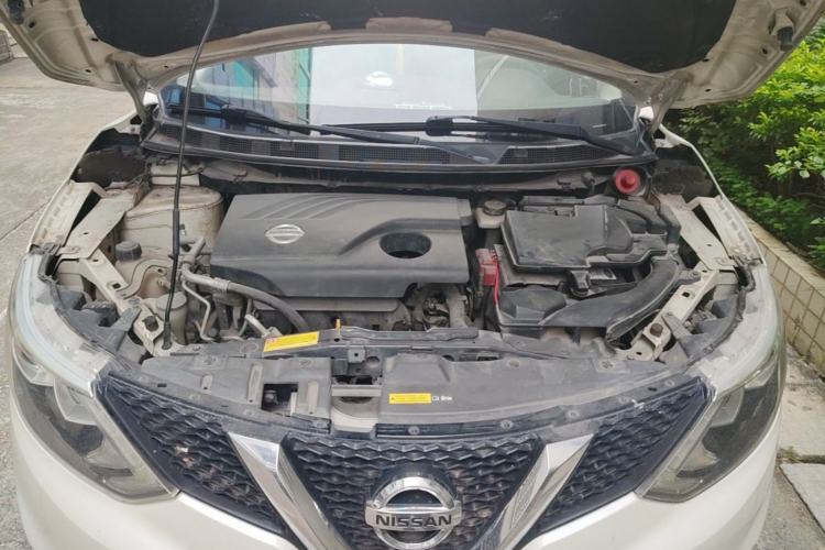 Used Nissan Qashqai 2016 2.0L CVT Elite Edition Engine Bay