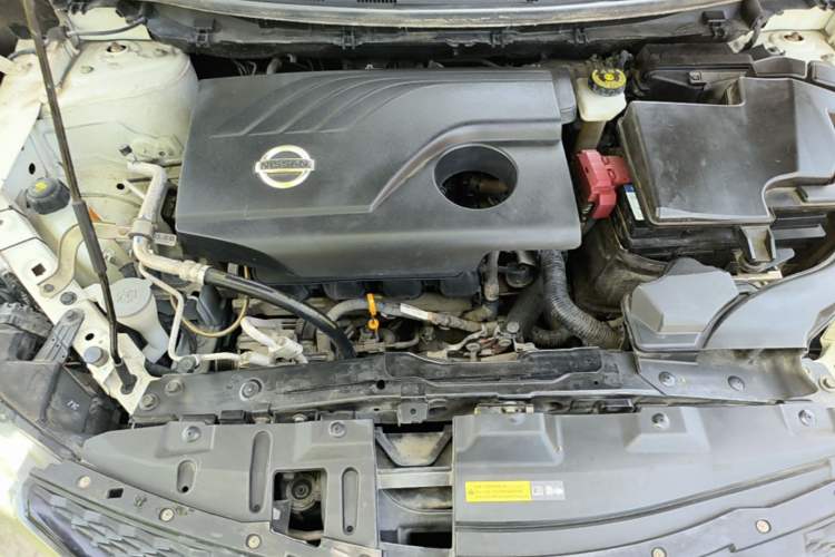 Used Nissan Qashqai 2016 2.0L CVT Elite Edition Engine Bay