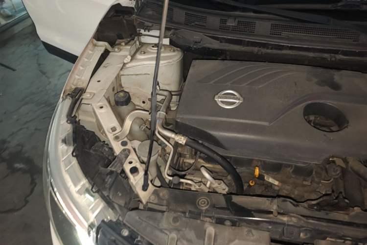 Used Nissan Qashqai 2016 2.0L CVT Luxury Edition Engine Bay Right