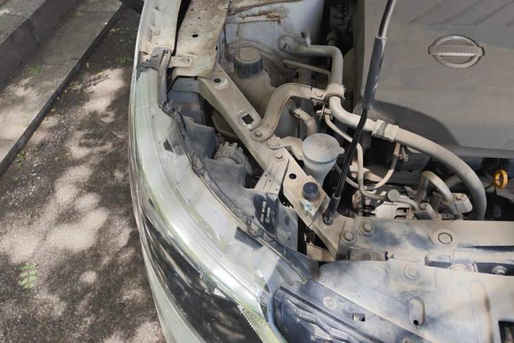 Used Nissan Qashqai 2016 2.0L CVT Leading Edition Engine Bay Right