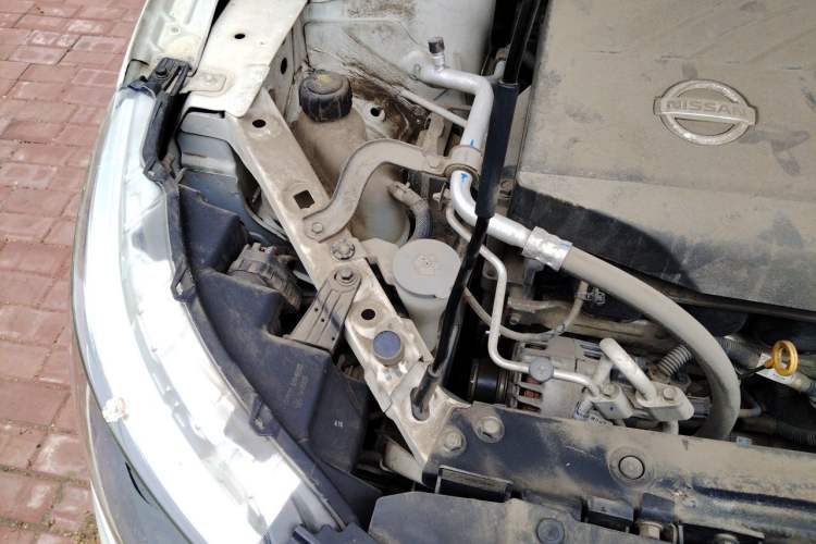 Used Nissan Qashqai 2016 2.0L CVT Luxury Edition Engine Bay Right