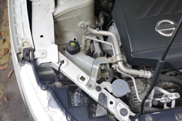 Used Nissan Qashqai 2016 2.0L CVT Elite Edition Engine Bay Right